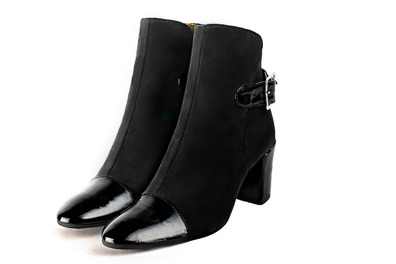 Gloss black women's ankle boots with buckles at the back. Round toe. Medium block heels. Front view - Florence KOOIJMAN